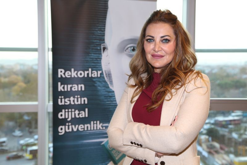 1478684084_alev_akkoyunlu2