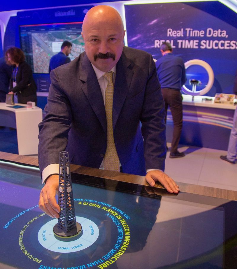 Mobil Dünya Kongresi’nde basın mensuplarıyla bir basın toplantısı yapan Turkcell Genel Müdürü Kaan Terzioğlu, Türkiye’nin son yıllarda her alanda kendi teknolojilerini geliştirmeye başladığını belirterek “Şimdi dijital ihracat dönemi” dedi