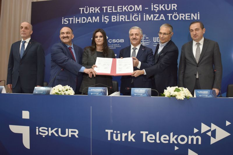 Türk Telekom işe alımlar başlıyor. Türk Telekom ile İŞKUR arasında İşe Alım Protokol Sözleşmesi imzalandı.
