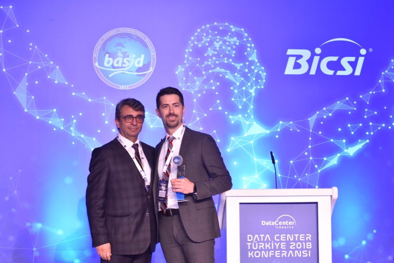 2013 yılından beri düzenlenen ve bu sene 5.si gerçekleşen Data Center Türkiye Konferansı, “Veri Merkezlerinin Geleceği ve Bulut Teknolojilerinde Hibrit Yapılanma”ana temasıyla 8 Mayıs 2018 tarihinde Wyndham Grand Levent Hotel, İstanbul‘da düzenlendi. 