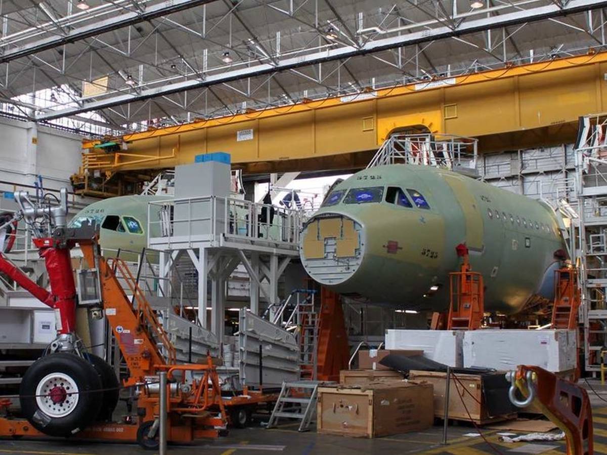 Son gelen haberlere bakılırsa Airbus A320 modeli sürpriz bir ülkede üretilecek. Merkel, iş insanlarından oluşan bir heyetle gittiği...