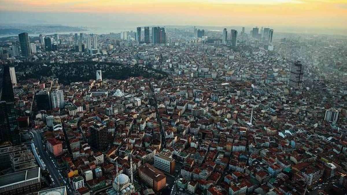 23 Nisan Sokağa çıkma yasağı ile birlikte 4 gün boyunca İstanbul'da sokağa çıkmak yasak olacak. Aşağıda T.C. İstanbul Valiliği tarafından ...