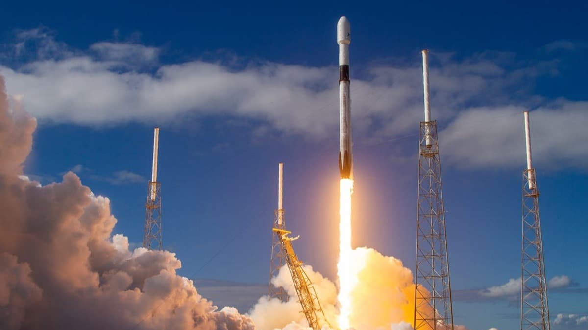 Spacex Uzay Yolculugunu Buradan Takip Edebilirsiniz